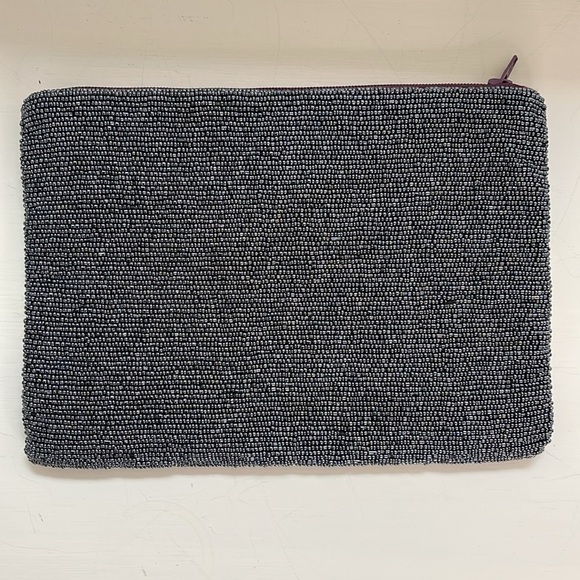 Beaded zipper pouch clutch NEW - Picture 2 of 3
